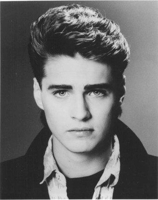 Jason-jason-priestley-3934727-600-759