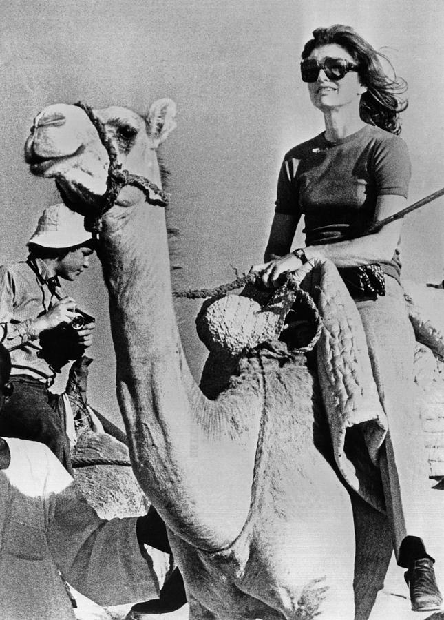 jacqueline-kennedy-onassis-riding-everett
