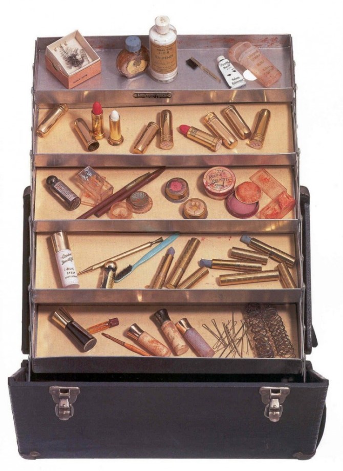 marilyn monroe's make-up case