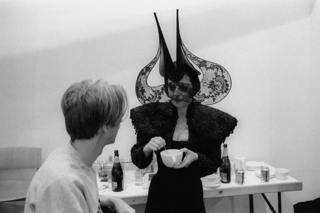 OB-KH380_isabel_H_20101001155520