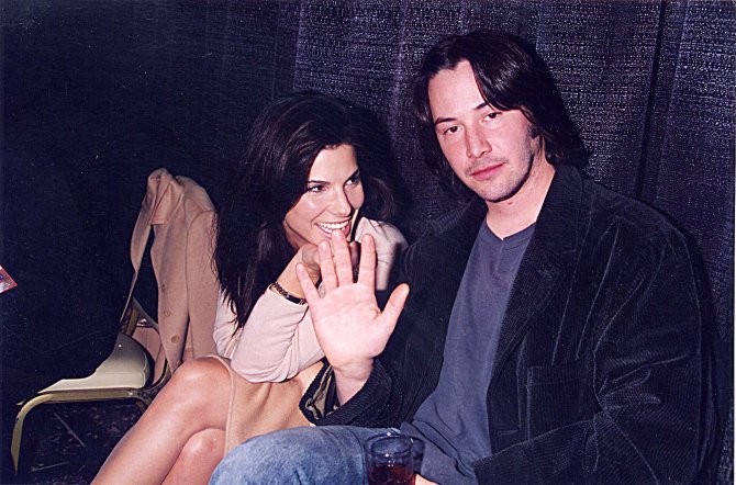 Sandra-Bullock-Keanu-Reeves-were-all-smiles-September-1996
