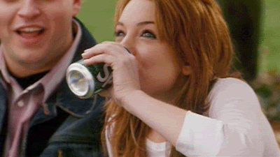 Lindsay-Lohan-Spits-Out-Drink