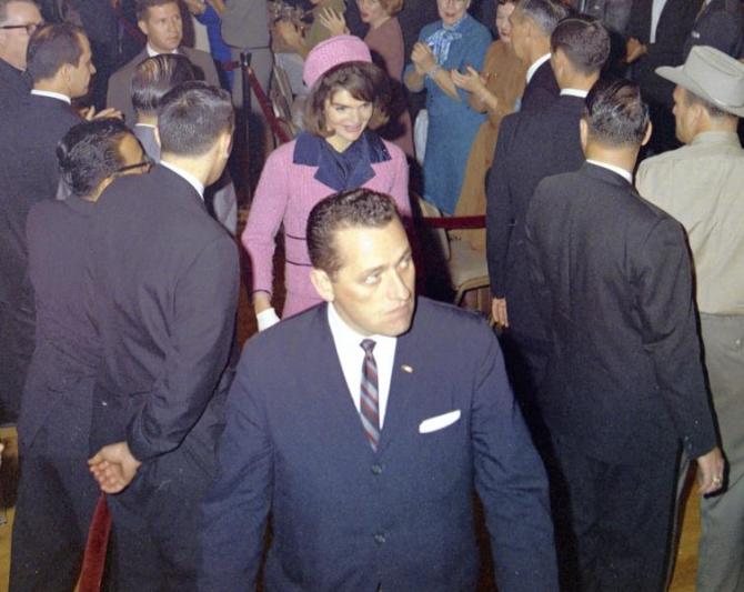 Jackie-Kennedy-And-Clint-Hill-In-Fort-Worth-Texas-On-11-22-63
