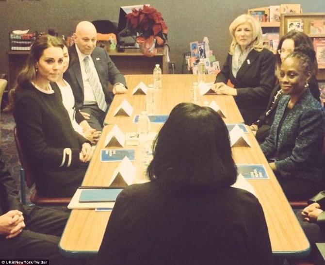 23E244EE00000578-2865676-_We_ll_put_her_to_work_Kate_looked_on_intently-m-28_1418058813158