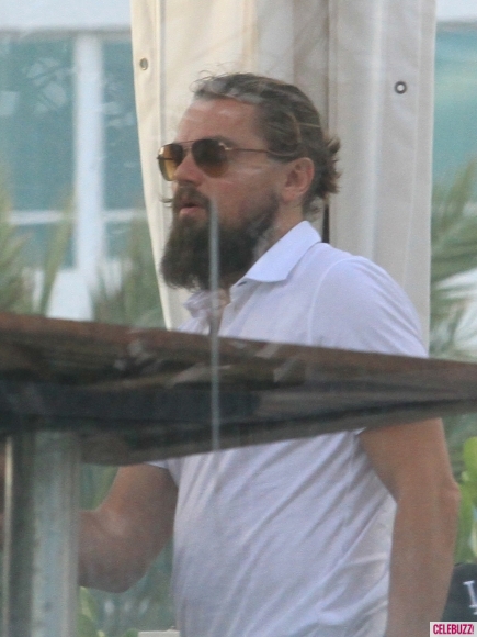 leonardo-dicaprio-art-basel-120814-4-435x580