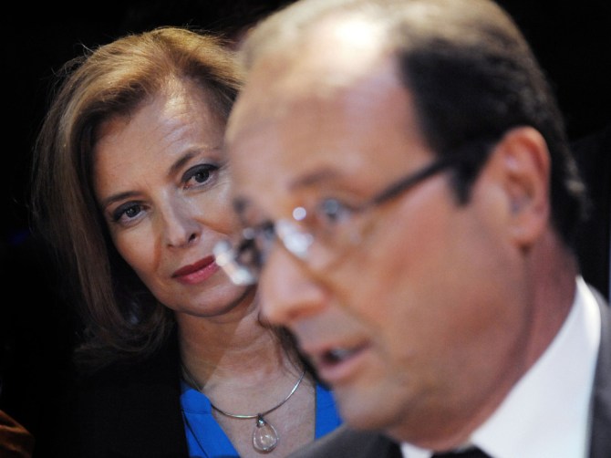 Francois-Hollande-et-Valerie-Trierweiler-le-25-septembre-2012-a-New-York_exact1024x768_l