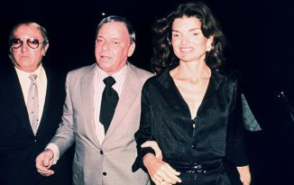 6-21-club-frank-sinatra-jackie-onassis_650