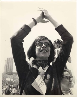 d478EndofWarRallyGloriaEmerson1975