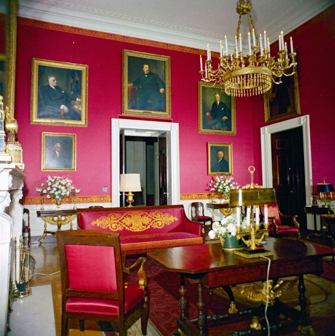 the white house, red room, 13 December, 1961 White House Rooms, Christmas decorations: East Room, Red Room, Green Room, Blue Room, State Dining Room, Cross Hall Please Credit "Robert Knudsen. White House Photographs. John F. Kennedy Presidential Library and Museum, Boston"